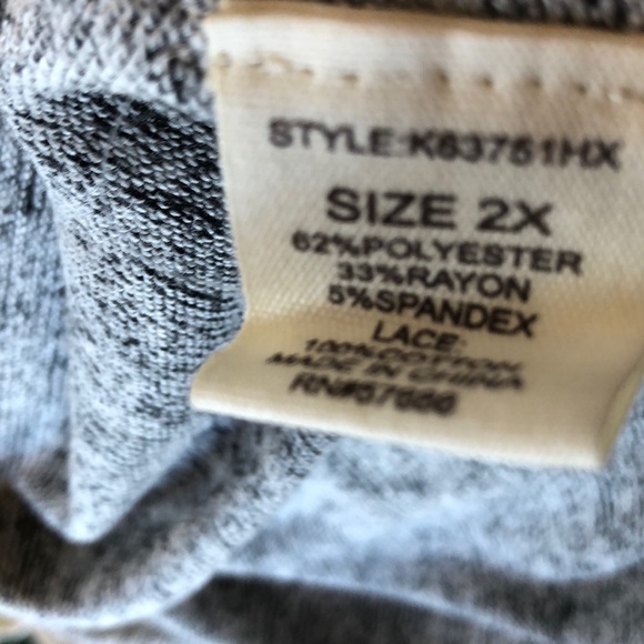 PAPER + Tee 2X Gray Top With Lace Detail On Side - Picture 6 of 8